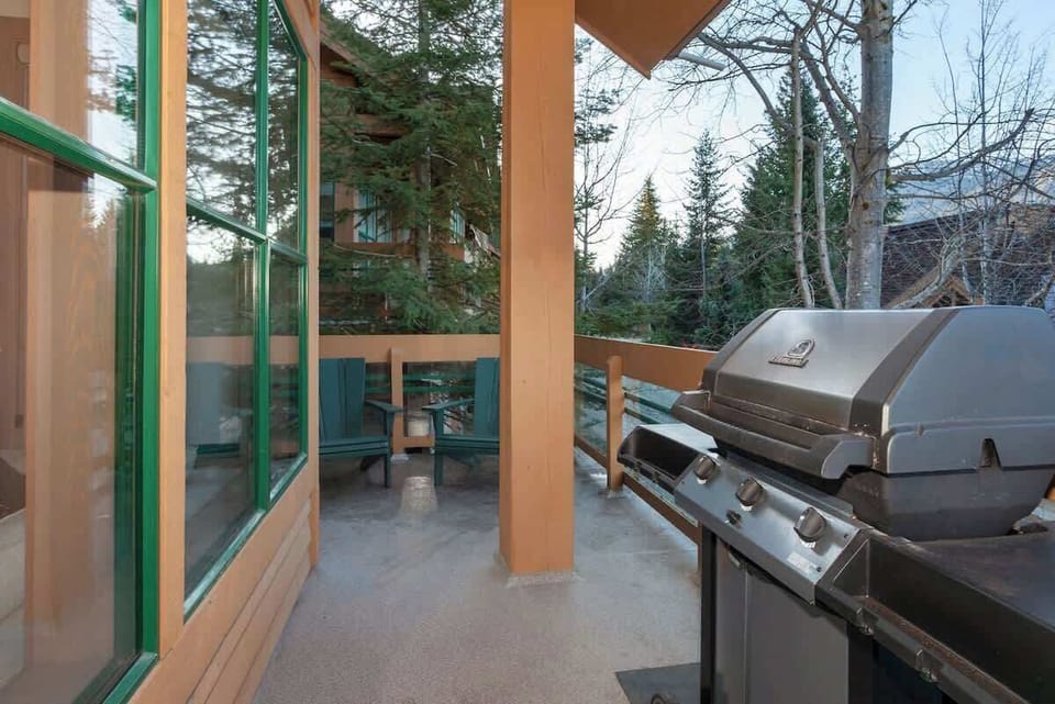- Spacious deck with stainless grill for outdoor cooking  
- Surrounded by evergreens and fresh alpine air for relaxation  
- Perfect for barbecues and sunset gatherings after ski days  
