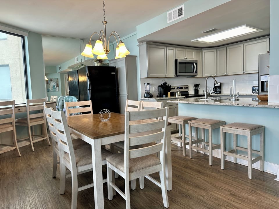 Dining Table for 6 & Additional Countertop Seating