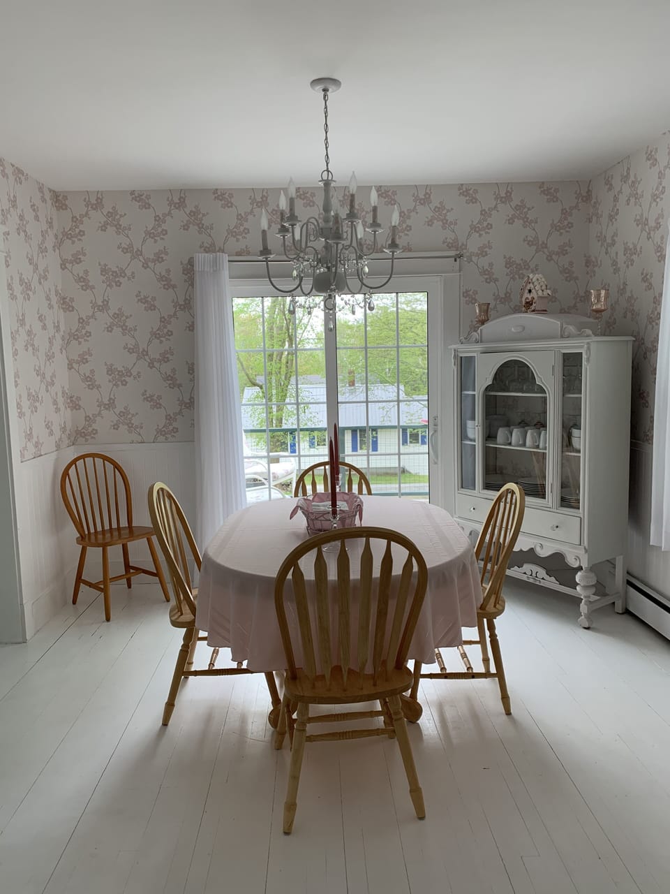 Dining Room (seats 6)