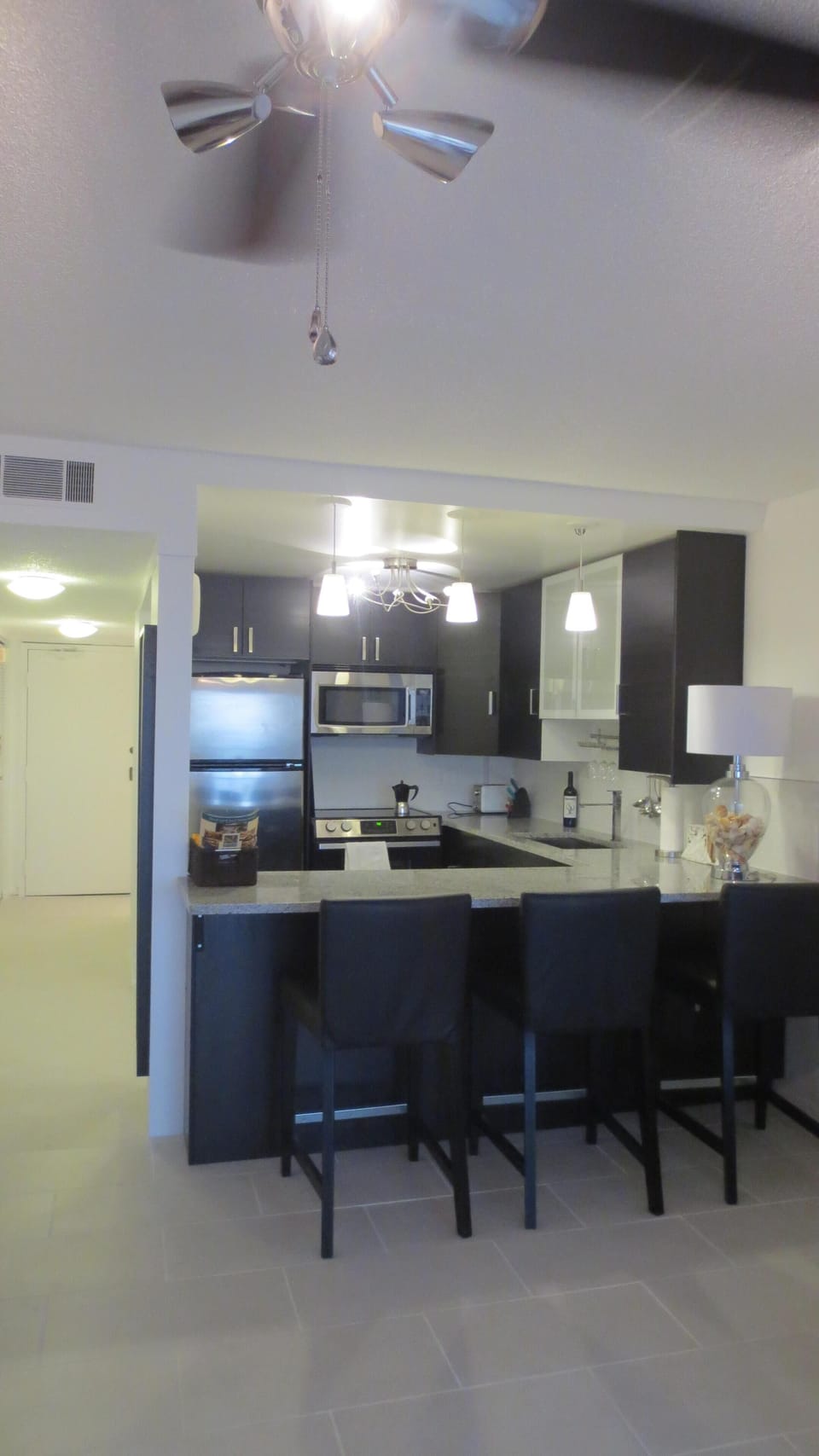 kitchen and breakfast bar 