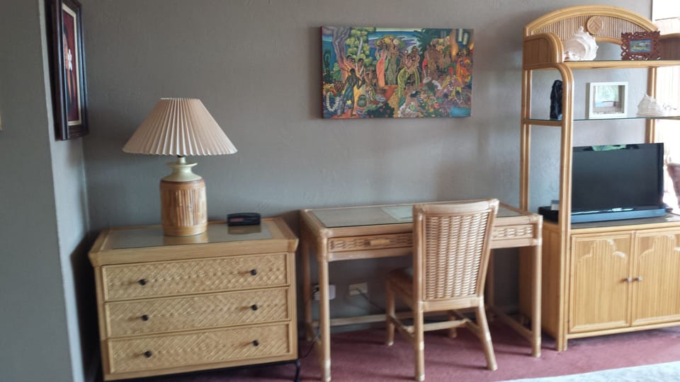 Chest of drawers, desk, hutch & free WiFi
