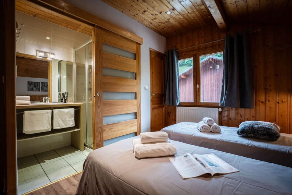 En suite double room in chalet Snow Paradise
