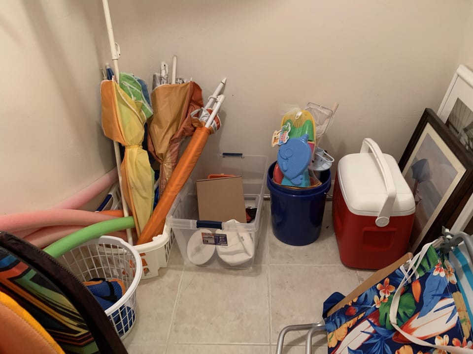 Storage closet - Toys 