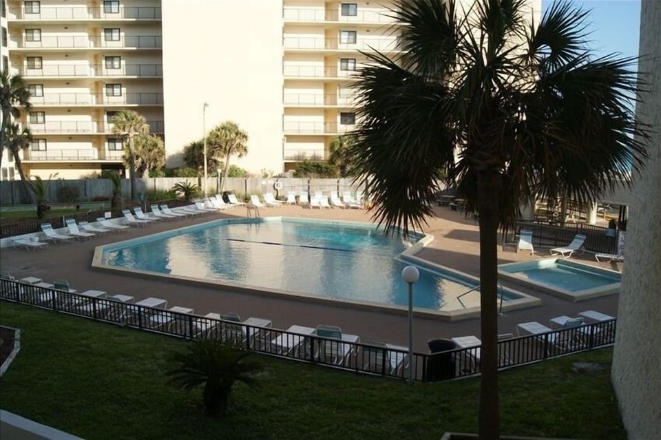 Pool area 