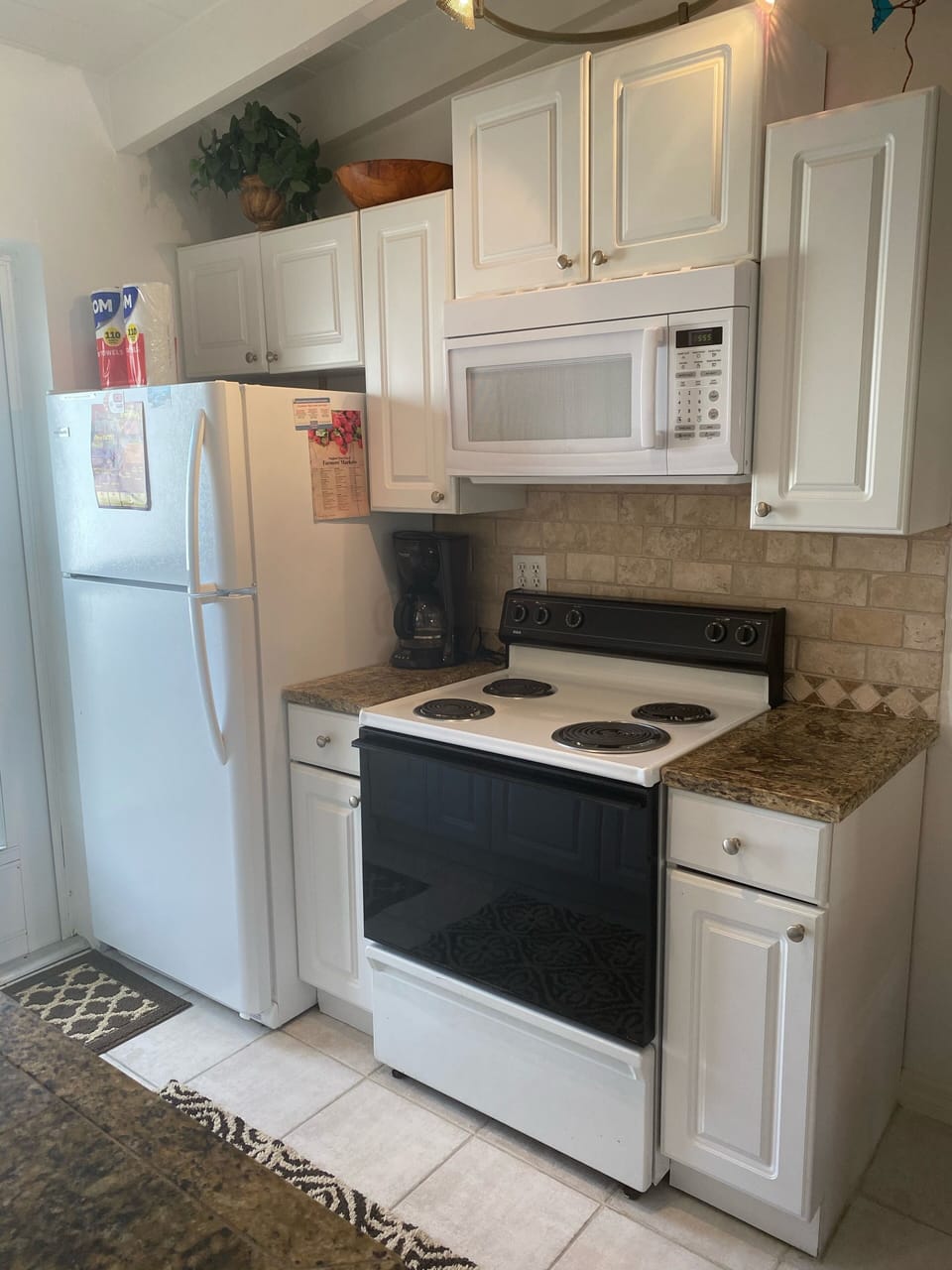 Full size kitchen appliances 