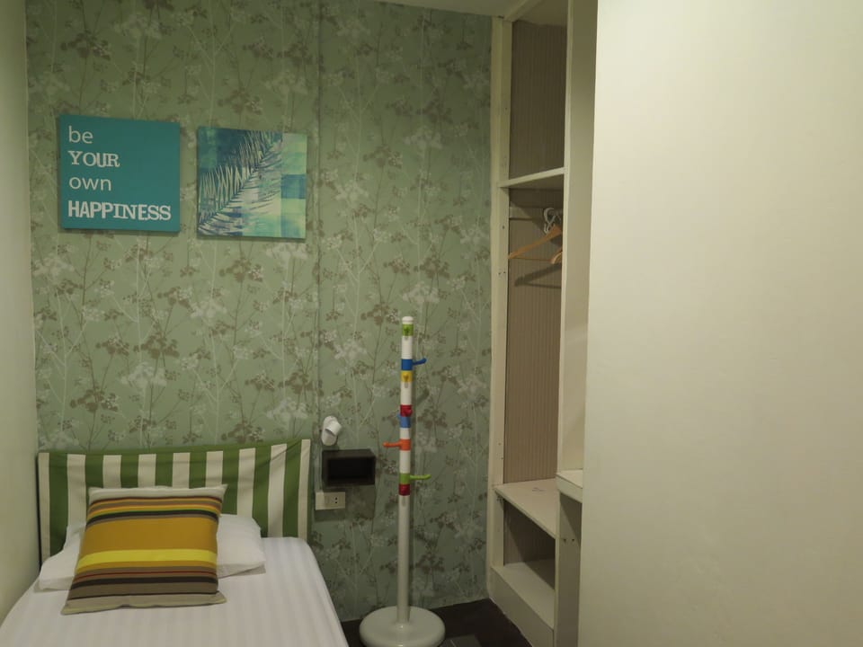 Budget Single Private in Center of Silom