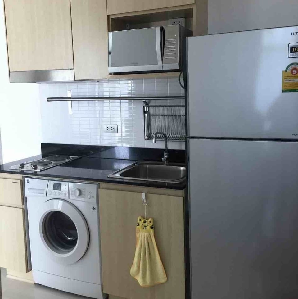 2BR Condo @ BTS Sukhumvit Line + Wifi