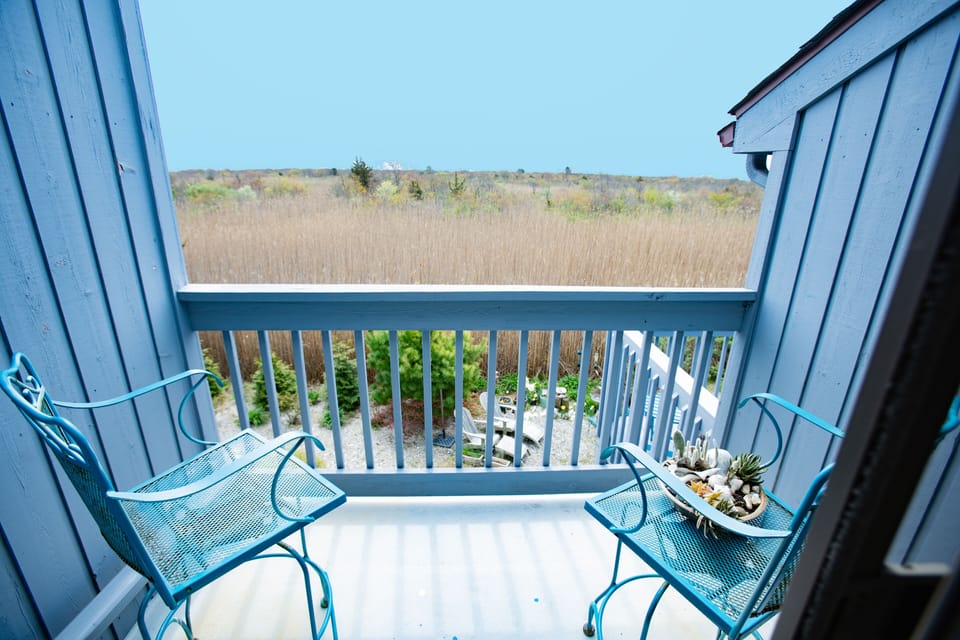 Your private 2nd flr viewing area, perfect for morning coffee, evening drinks.
