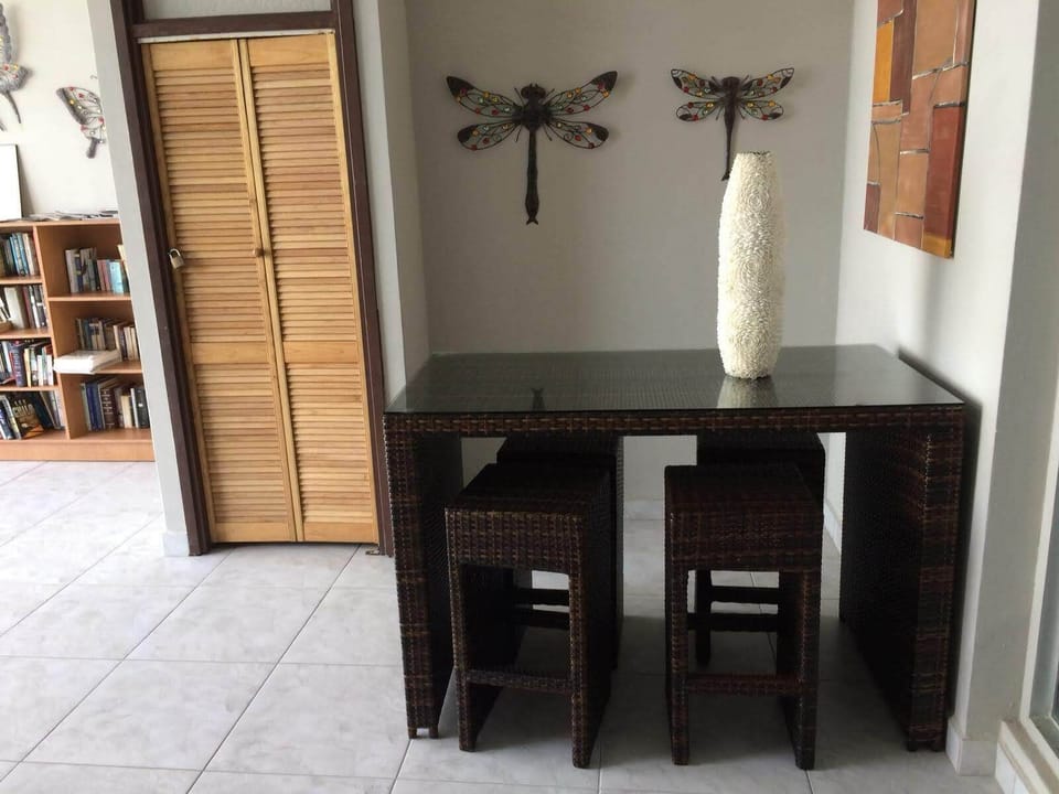 Condado del Mar’s Library / work area