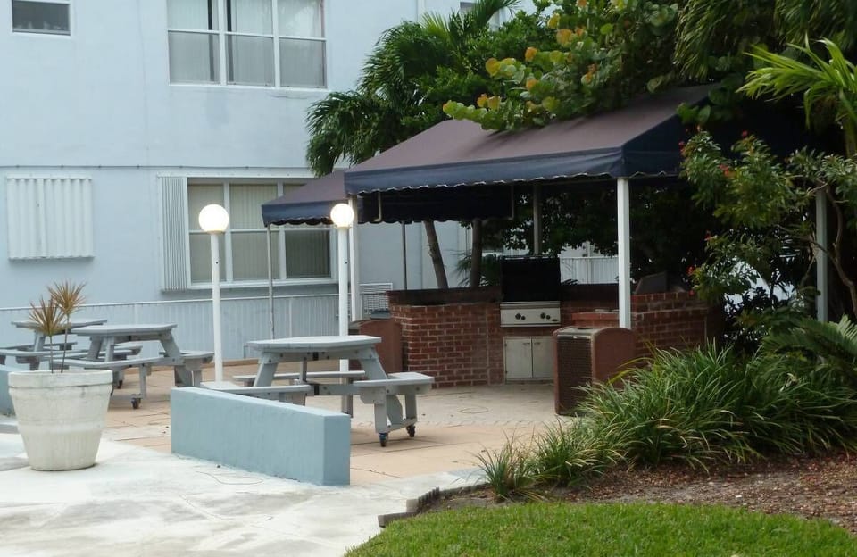 BBQ Courtyard