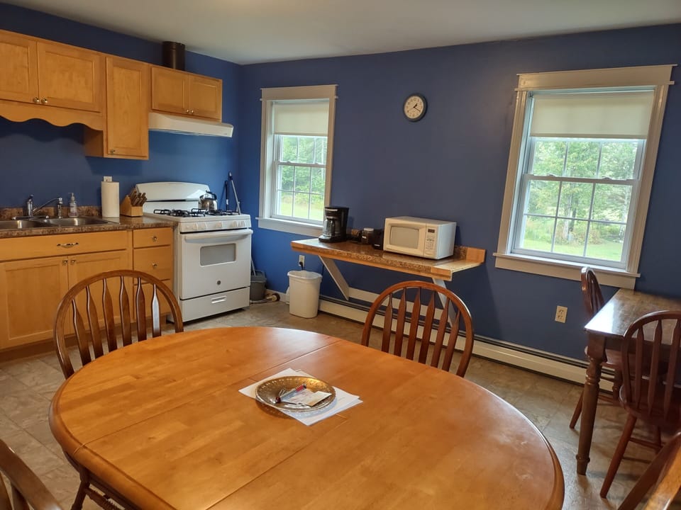 Spacious, fully- equipped kitchen