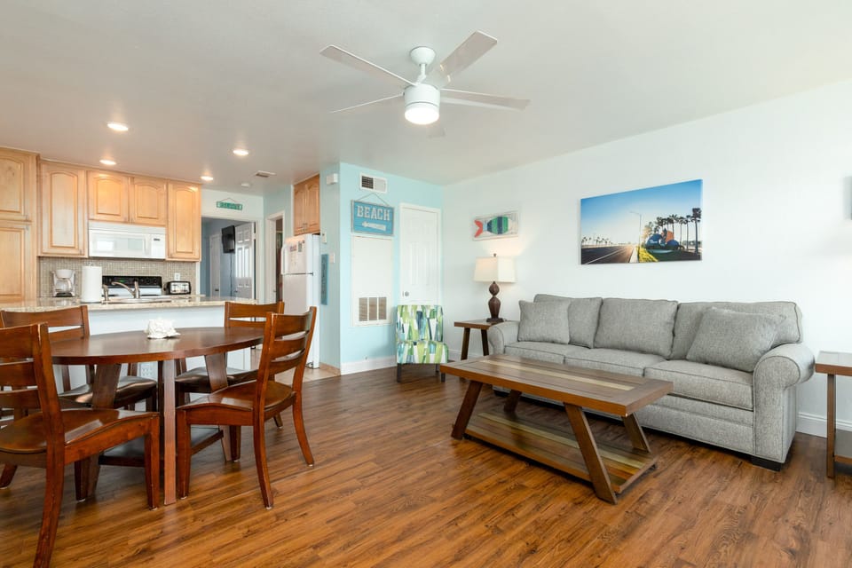 Living area with queen size sleeper sofa