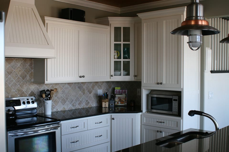Kitchen area, granite countertops, stainless appliances