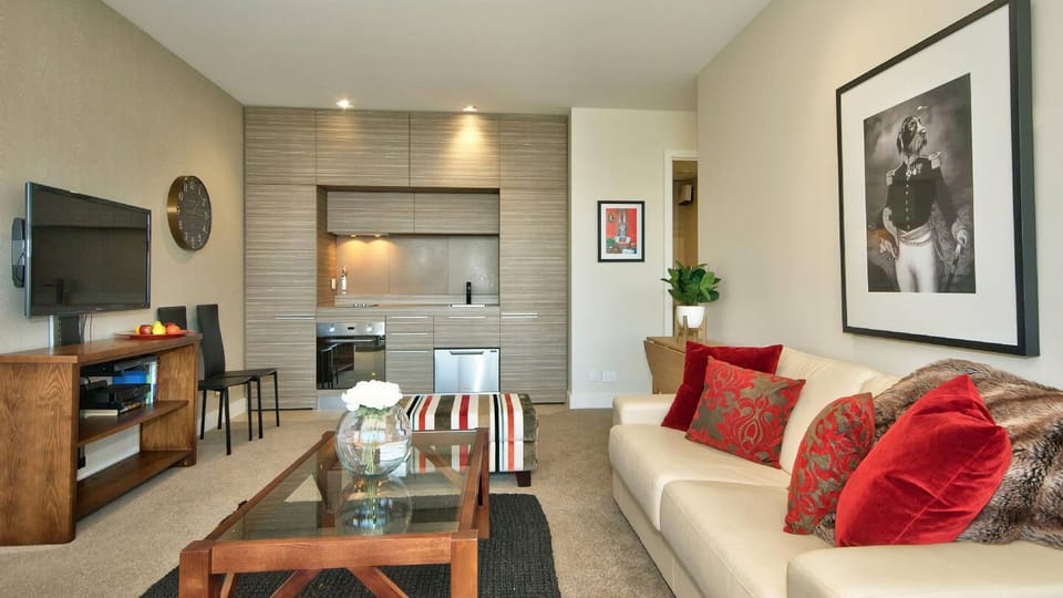 Studio Lounge with kitchenette