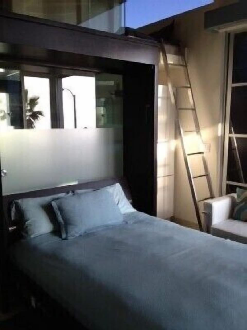 New Murphy Bed -Queen