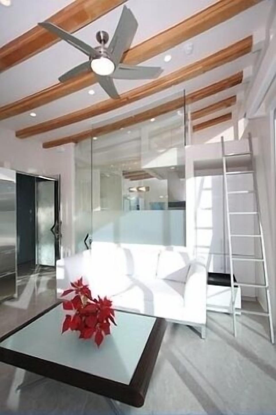 Top of the line appliances, Granite Countertops, Jet Tub & "RAIN" Shower
