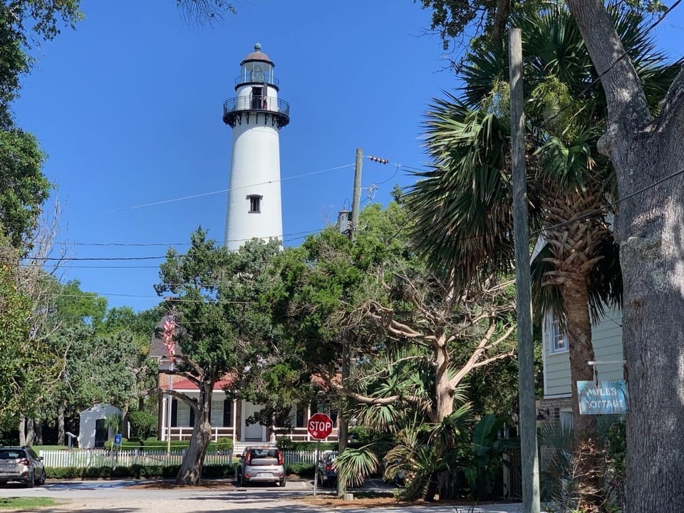 100 Steps to the Lighthouse