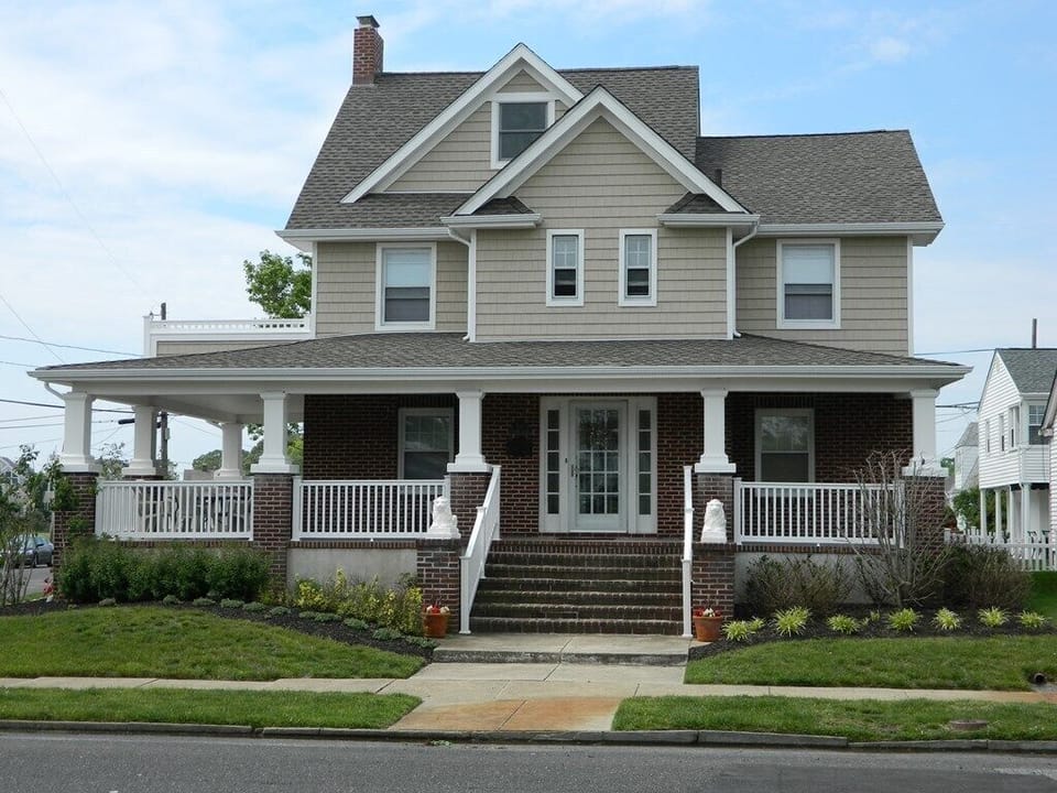 facing Evergreen Avenue
