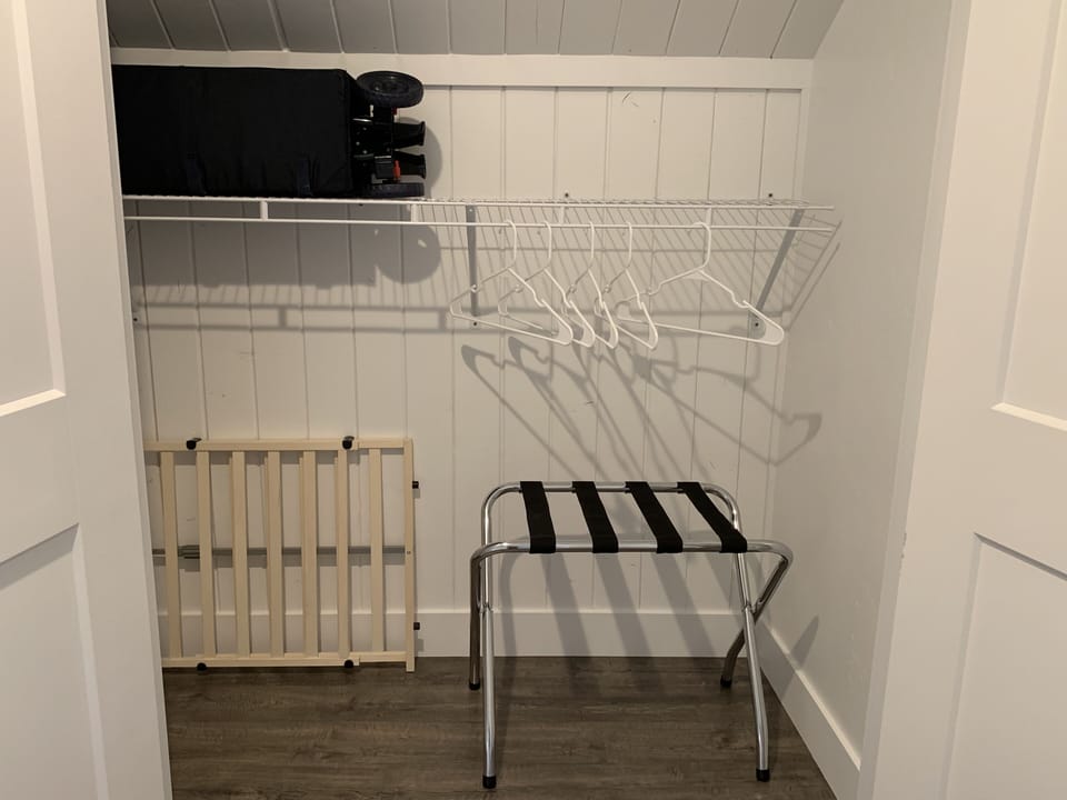 Pack N Play, Baby Gate & Luggage Rack 