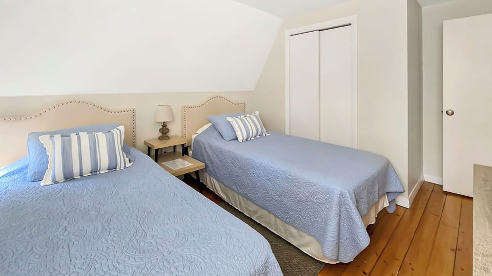 Other second floor bedroom with two twin beds