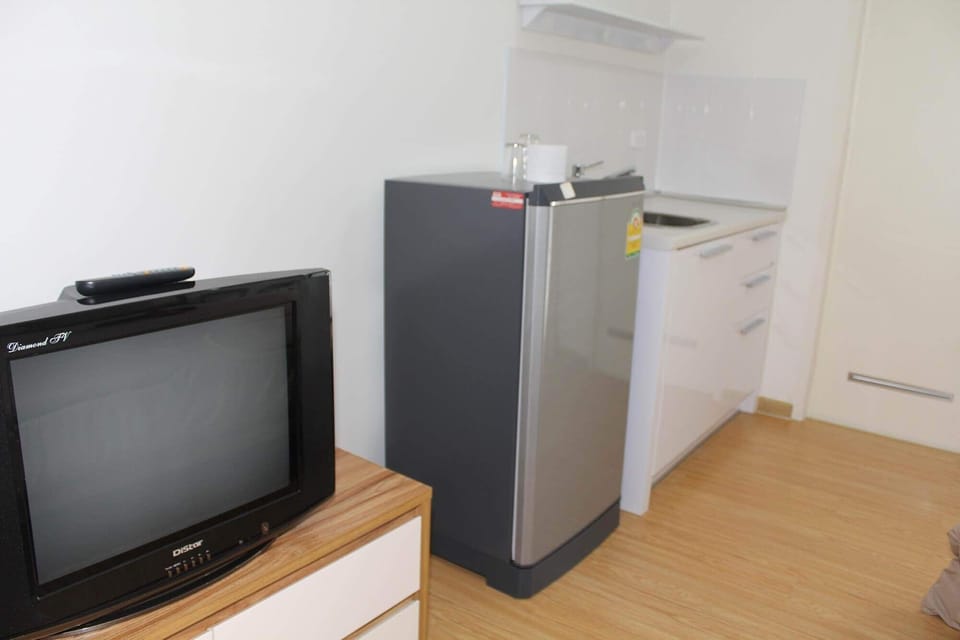 New and Modern Studio 24-5