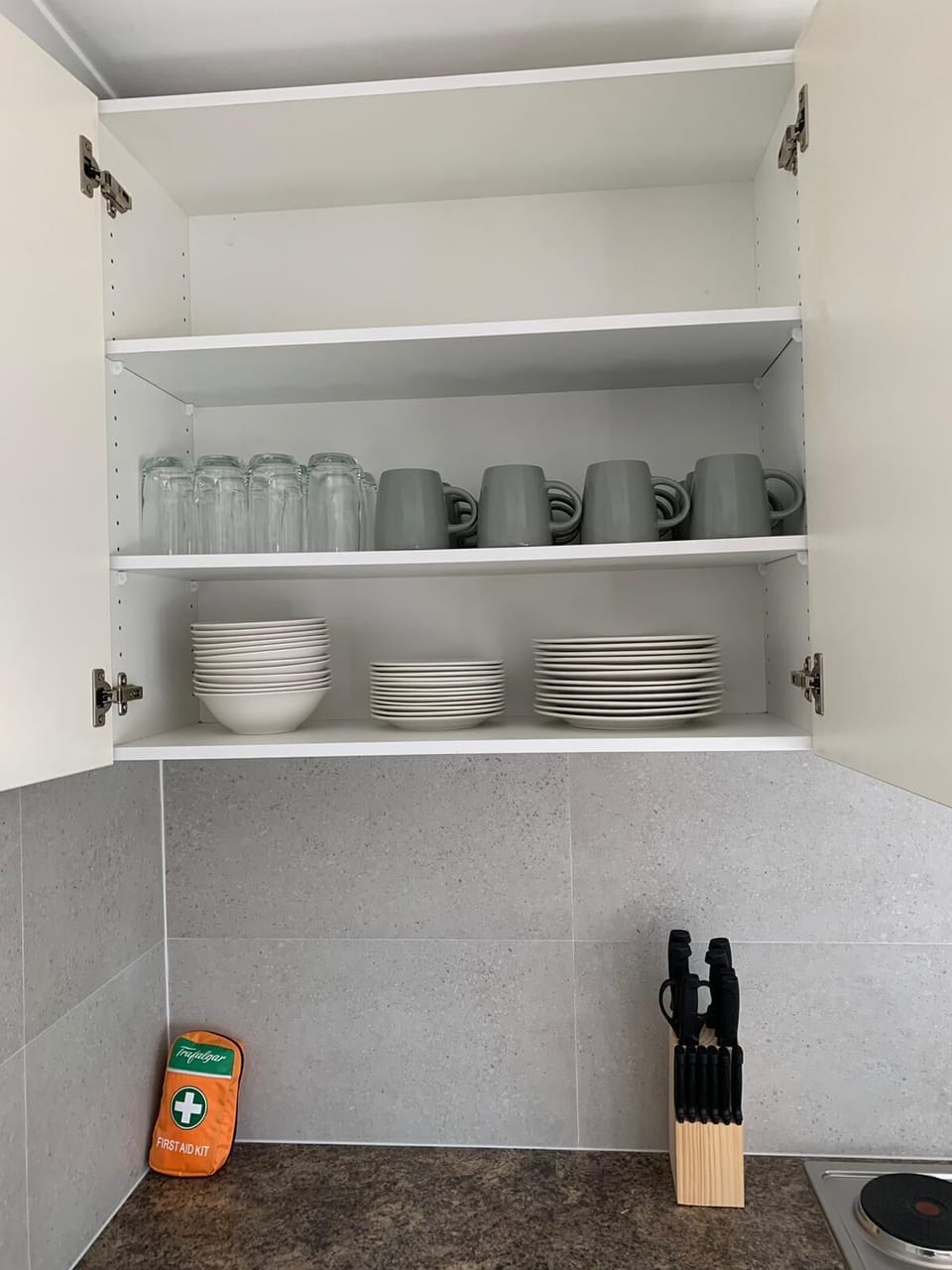 Cutlery and pots & pans available 