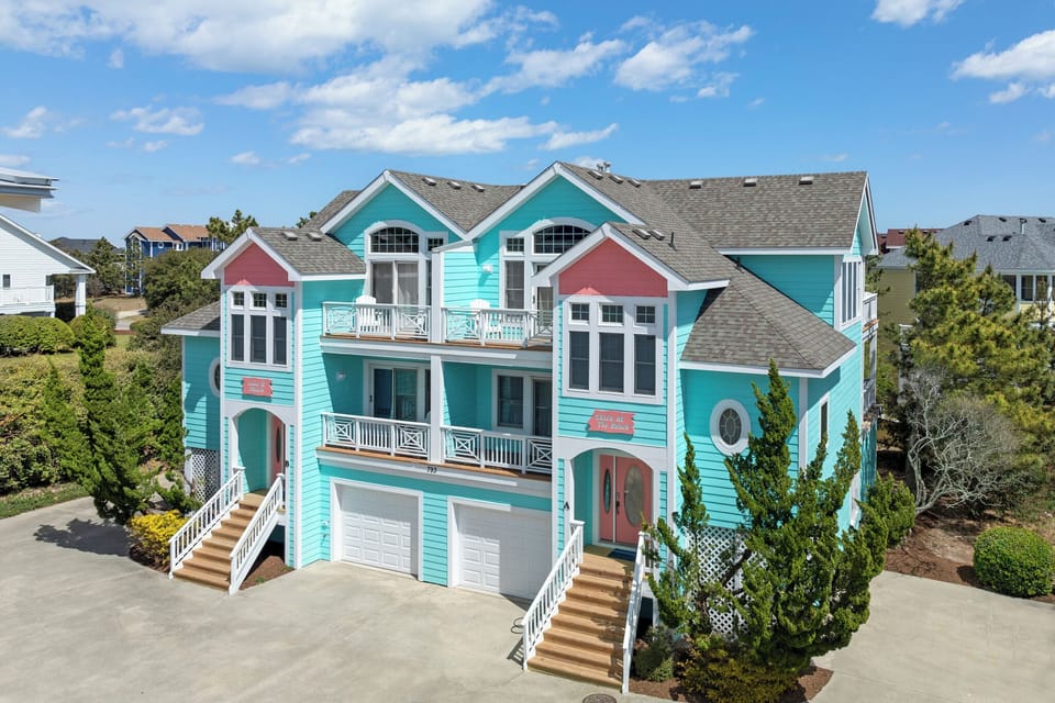 BU22: Love R Shack At The Beach: Front Exterior