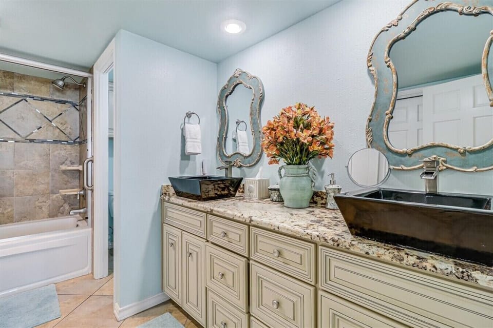 En-Suite Primary Bathroom