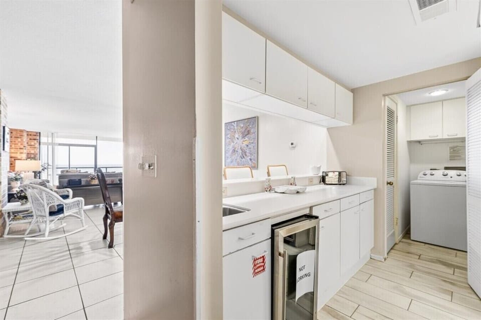 Kitchen Pass-Through w/ Washer & Dryer
