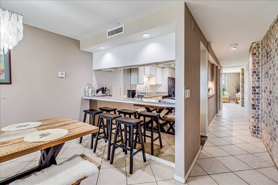 Breakfast Bar with Seating for Three
