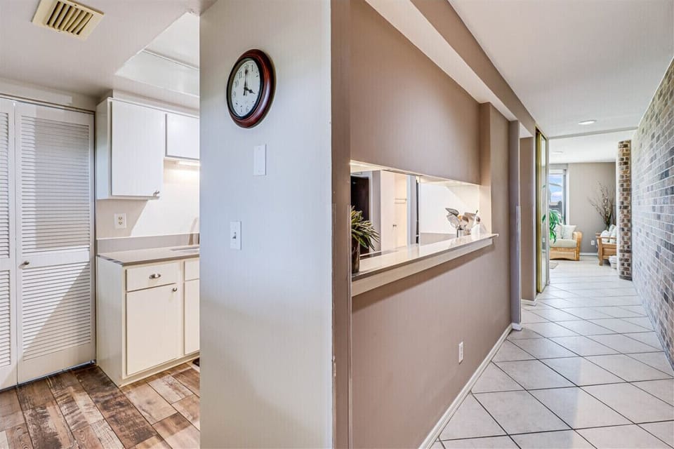Open Hallway & Kitchen Pass-Through