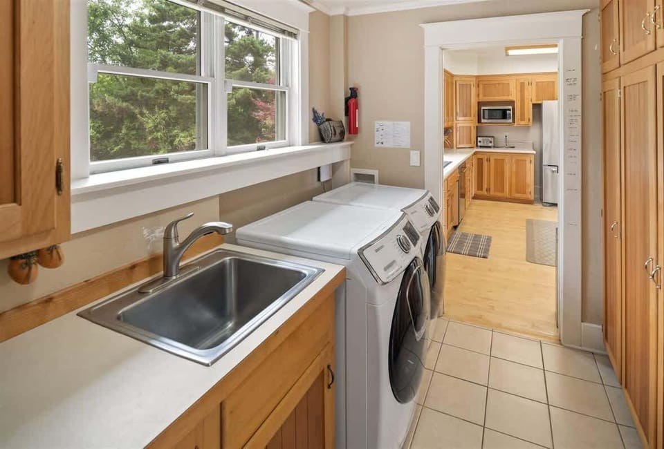 Laundry hallway off of kitchen