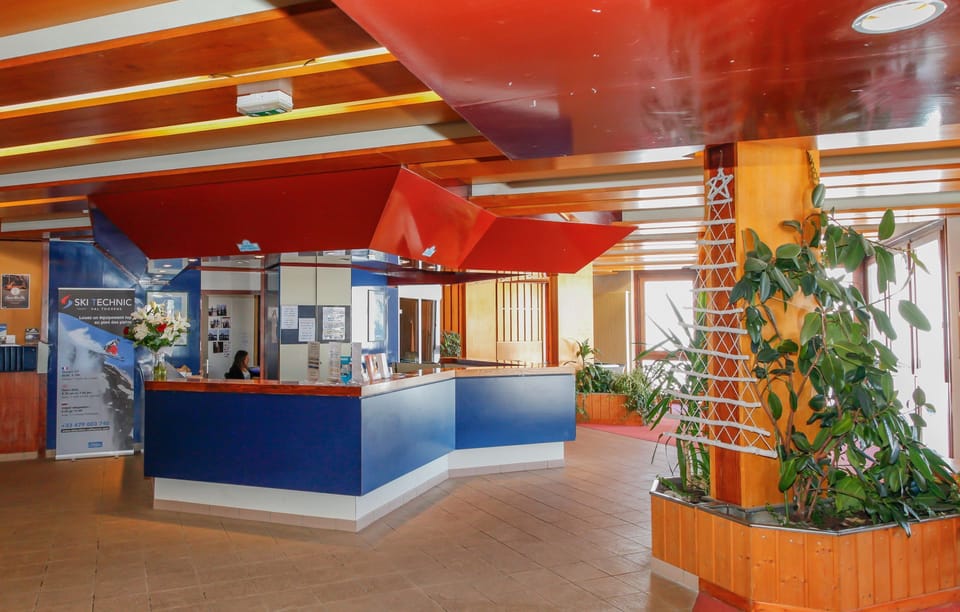 The bright lobby is decorated with lively and exciting colours