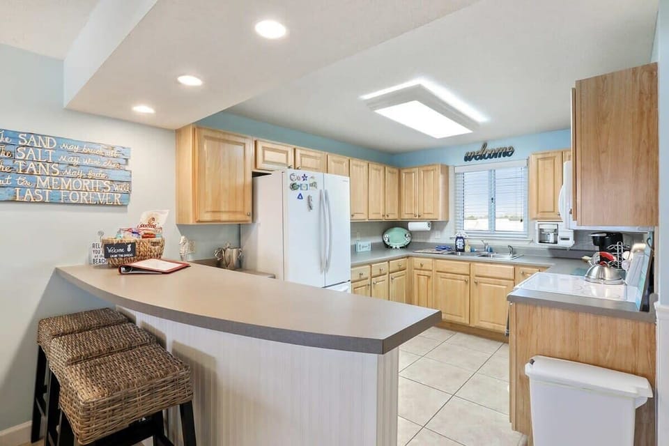 There is a Keurig and a regular drip coffee maker.