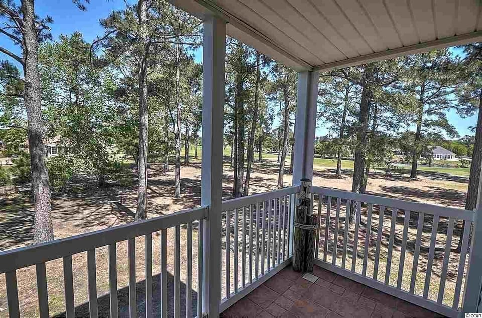 screened balcony 