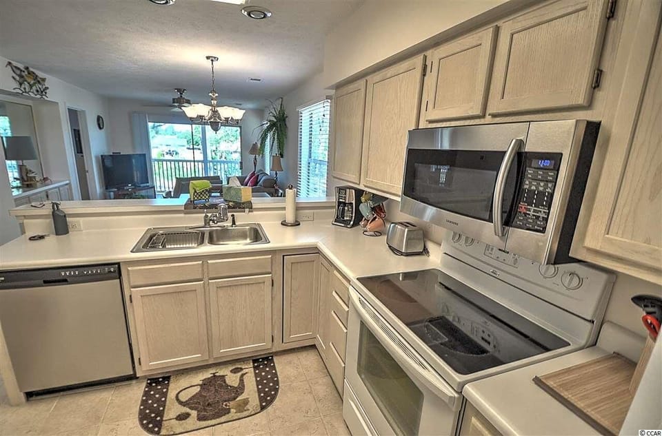 fully stocked kitchen 