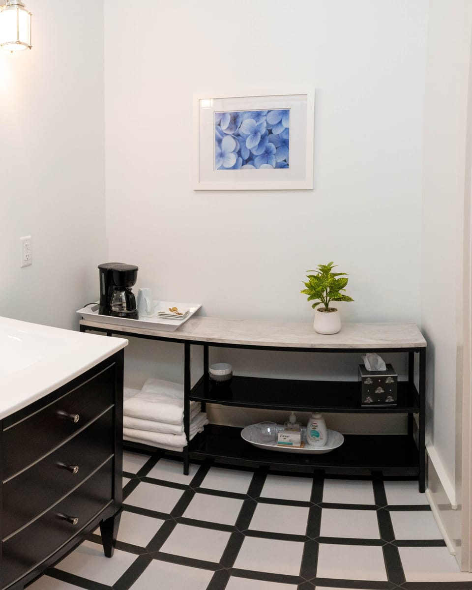 Private bathroom, tub/shower combo 