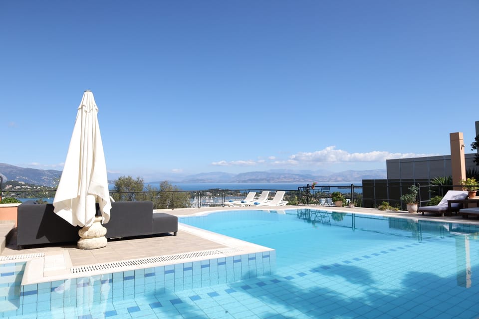  Οutdoor swimming pool (dimensions - 10m x 6m x 3. 50m, no heated ) 