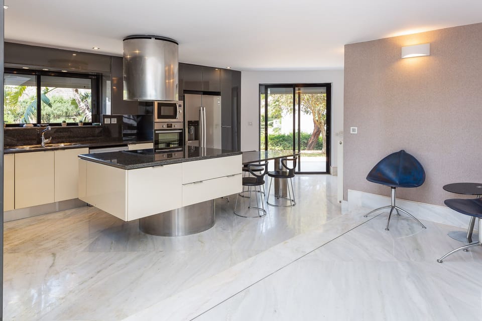 Fully equipped kitchen with all the necessary appliances.