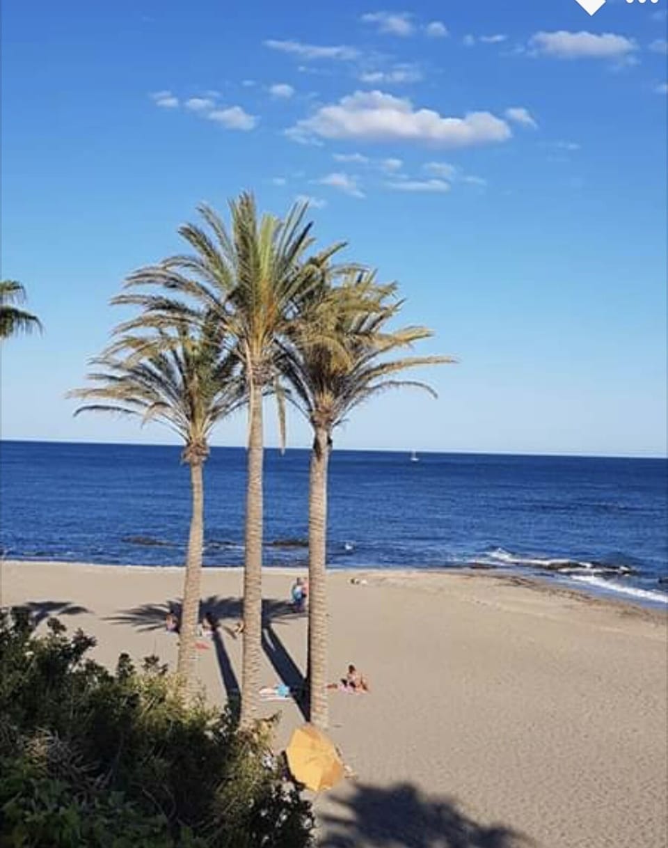 Beach 5 mins walk 