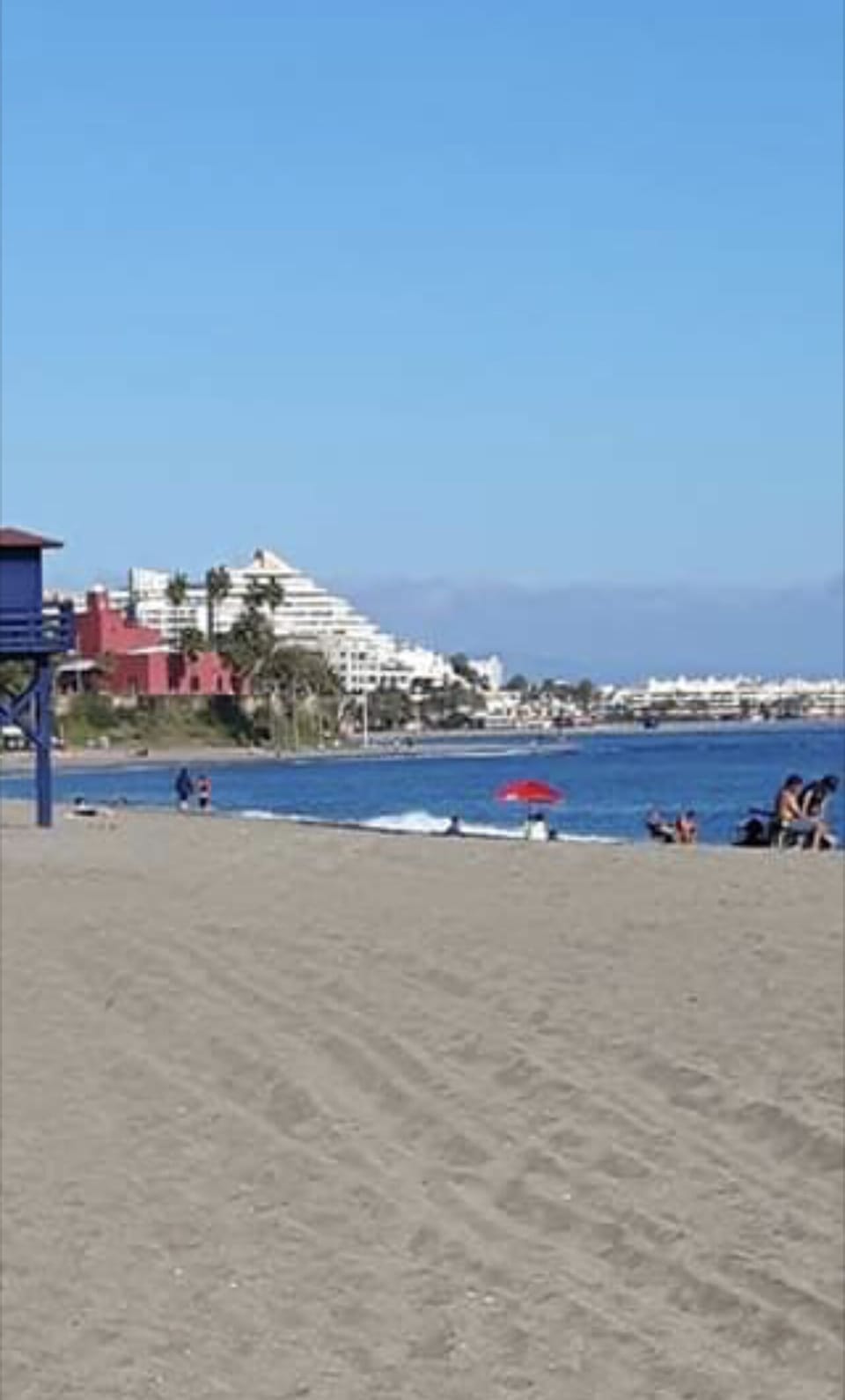 Beach 5 mins walk 