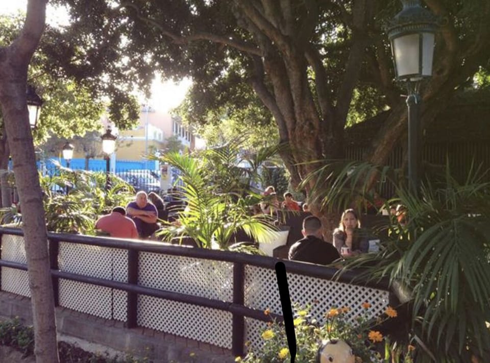 Paloma Park 2 mins walk 