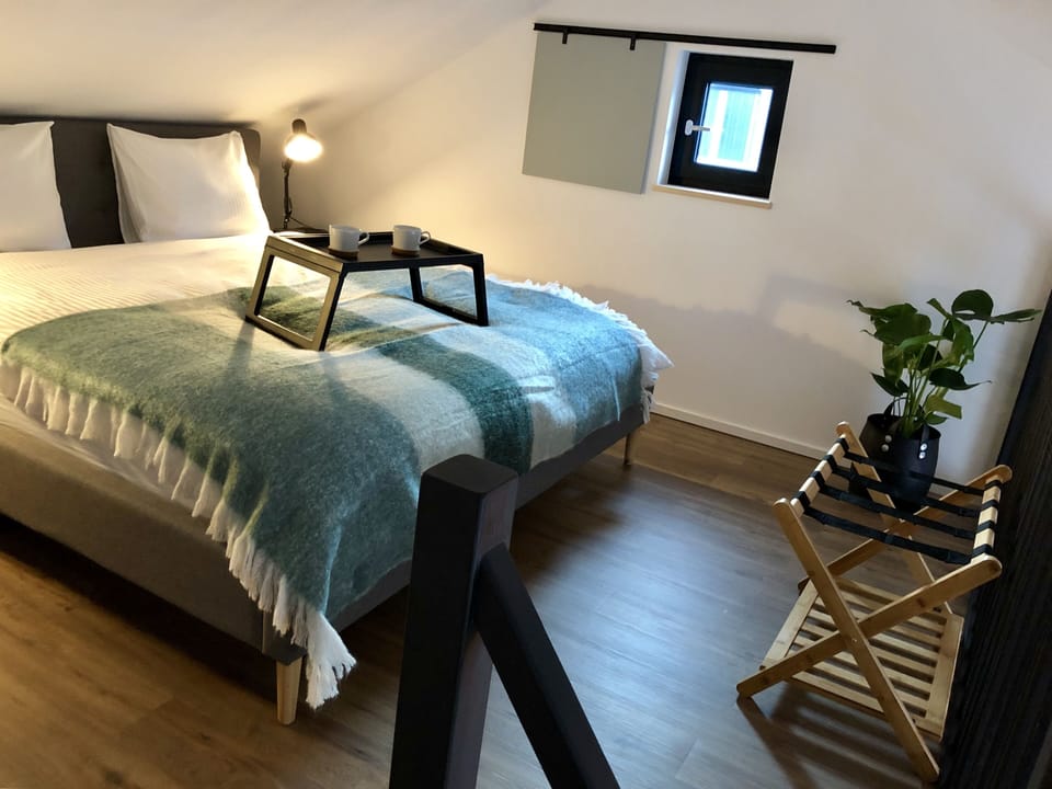 Super king size bed 180-200