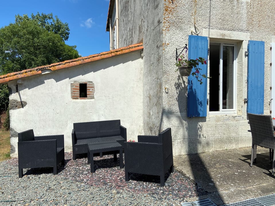 Relaxing Area to the side
