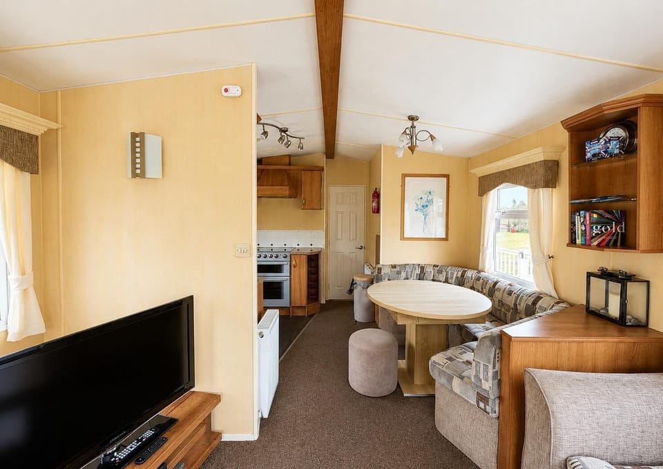 Looking for last minute family holidays? Head to Kessingland Beach Holiday Park Lowestoft, where you can relax on Kessingland beach and enjoy comfortable bedrooms.