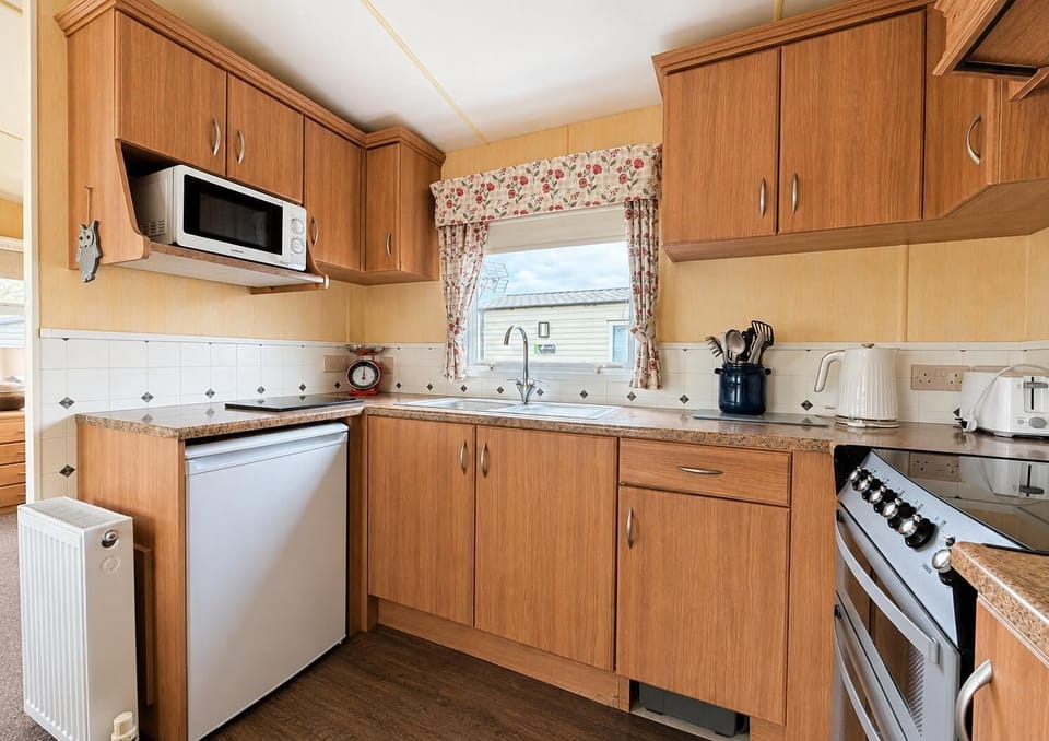 Make your holidays 2026 unforgettable with a stay at Kessingland Beach Holiday Park Lowestoft, perfectly located near the stunning Suffolk beaches and offering comfortable caravan holidays.