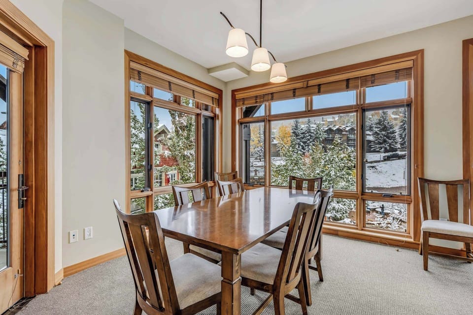 08_84_Carriage_Way_CP3304008