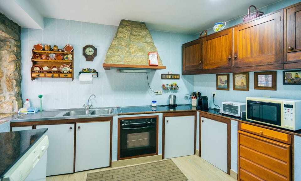Fully kitchen appliances.