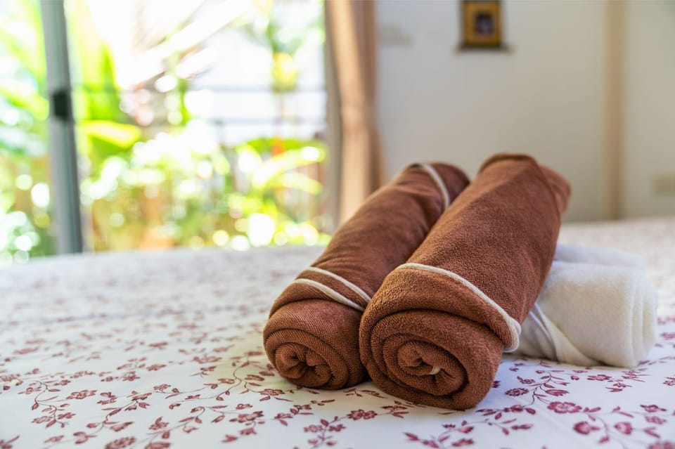 We provide fresh and clean bath and beach towel for every guest.