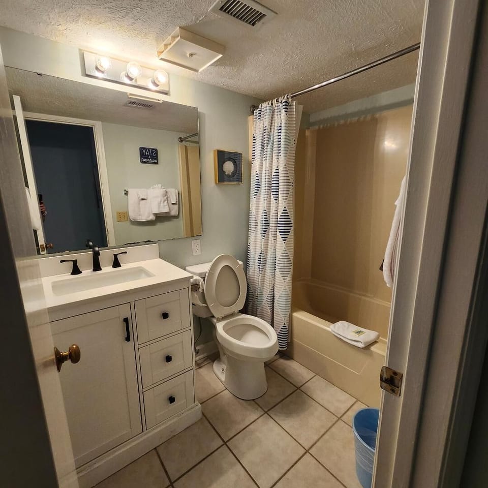 2nd king bathroom